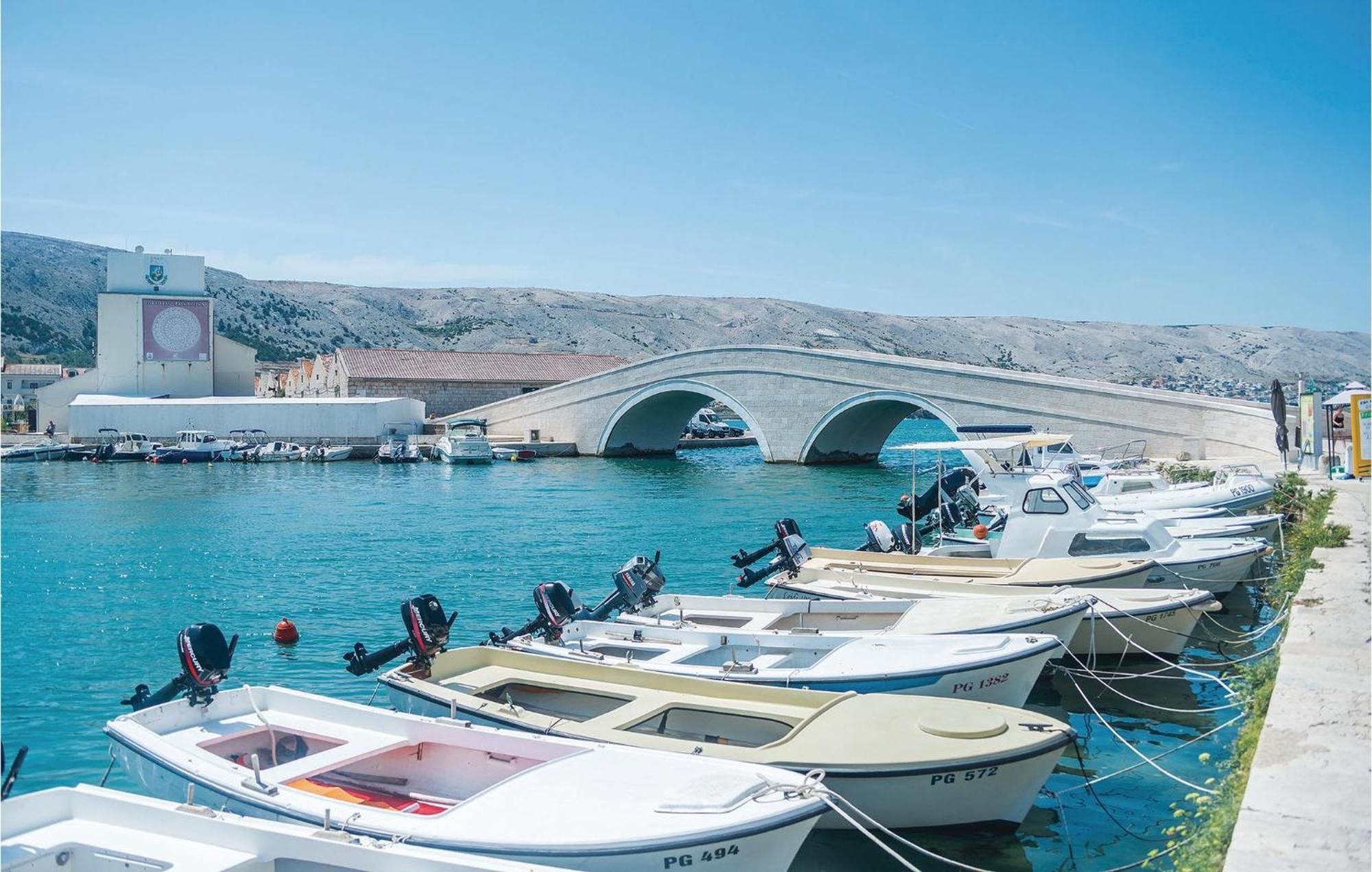 2 Bedroom Beautiful Apartment In Pag باغ المظهر الخارجي الصورة